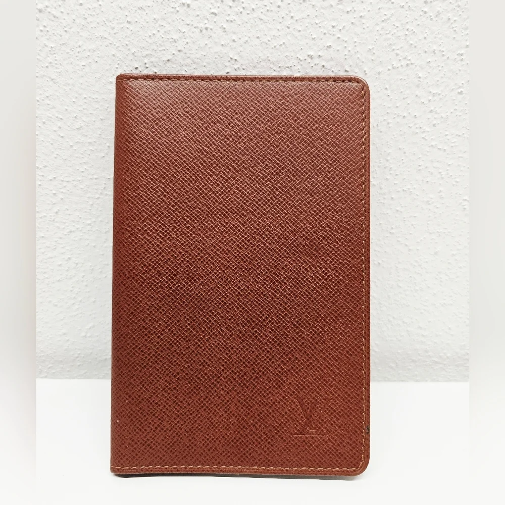 Louis Vuitton Vintage Taiga Leather Passport Holder Unisex With COA
